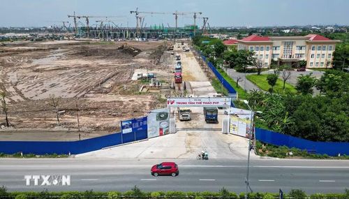Công trình thuộc quần thể thể thao-dịch vụ quy mô khoảng 92ha, được định hướng trở thành một trong những tổ hợp thể thao hiện đại hàng đầu khu vực. (Ảnh: Minh Quyết/TTXVN)