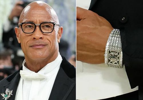 Theo GQ, Dwayne Johnson đã chọn chiếc đồng hồ đắt giá nhất từng xuất hiện tại Met Gala - Jacob &amp; Co. “Billionaire III” trị giá 3,3 triệu USD. Không dừng lại ở đó, anh còn đeo thêm trâm cài áo của Manish Malhotra High Jewelry đính kim cương và ngọc lục bảo. Ảnh: Getty