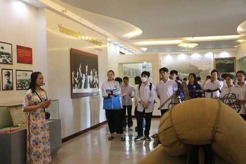 Trong chiến dịch Điện Biên Phủ, đất và người Thanh Hóa đã dốc sức người, sức của cho tiền tuyến (chiếc xe đạp thồ phục vụ tải lương trong chiến dịch Điện Biên Phủ được lưu giữ tại Bảo tàng tỉnh Thanh Hóa).