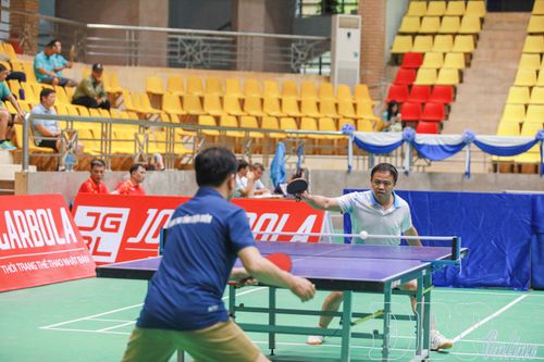 Những pha giằng co tại bộ môn bóng bàn.