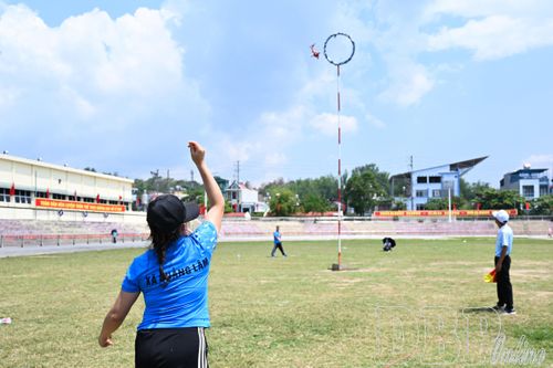 VĐV thi đấu môn tung còn tại SVĐ tỉnh.