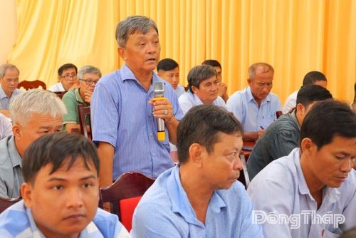 Cử tri xã Phong Mỹ phát biểu ý kiến.