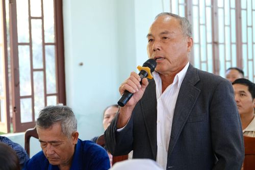 Cử tri xã Phúc Thọ Lâm Hà tham gia phát biểu các ý kiến liên quan đến các vấn đề trên địa bàn