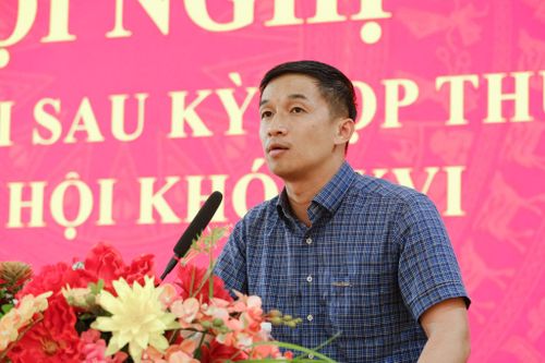 Đại diện lãnh đạo Sở Y tế phát biểu, giải đáp các ý kiến của cử tri