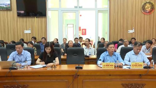 Đại diện sở, ngành, chính quyền địa phương và cử tri cùng dự buổi tiếp xúc cử tri