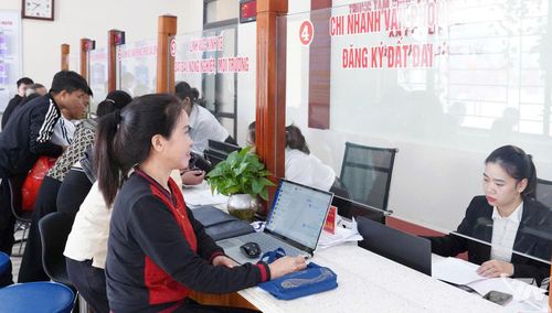 Thực hiện phân cấp, phân quyền, người dân ở các xã, phường của tỉnh Thái Nguyên được hưởng lợi khi các thủ tục hành chính được giải quyết nhanh gọn.