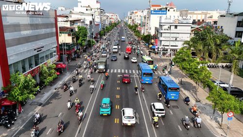 Trong đó, khu vực nút giao Cộng Hòa - Hoàng Hoa Thám, dù đã được xây dựng cầu vượt, vẫn là “điểm nóng” ùn tắc do mật độ phương tiện lớn và dòng xe đan xen phức tạp.