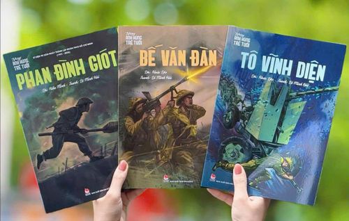 Ba cuốn sách về những anh hùng trẻ tuổi đã hy sinh trong chiến dịch Điện Biên Phủ - Ảnh: K.Đ