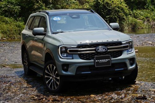 Ford Everest máy xăng là lựa chọn mới cho khách hàng yêu thích sự êm ái đường dài. Ảnh: Phong Vân.