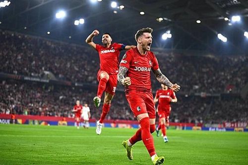 Freiburg tạo nên màn lội ngược dòng đầy ngoạn mục