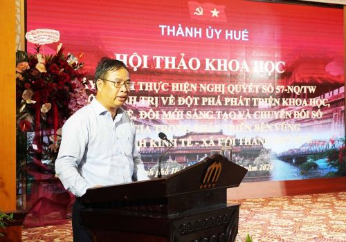 Phó Bí thư Thường trực Thành ủy, Chủ tịch HĐND thành phố Huế Phạm Đức Tiến phát biểu. Ảnh: Nguyên Lý - TTXVN