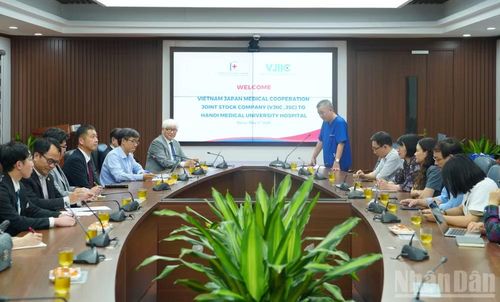 Hội thảo tại Đại học Y Hà Nội.