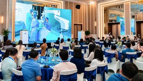 Hội thảo quy tụ nhiều chuyên gia đầu ngành trong nước cùng các góc nhìn quốc tế về nhãn khoa.