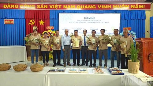 Ra mắt Hợp tác xã Lúa mùa nổi Vĩnh Gia.