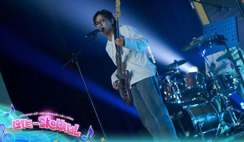 Bên cạnh cải lương, chương trình còn có nhiều tiết mục mang màu sắc trẻ trung, hướng đến không khí gần gũi với khán giả sinh viên.