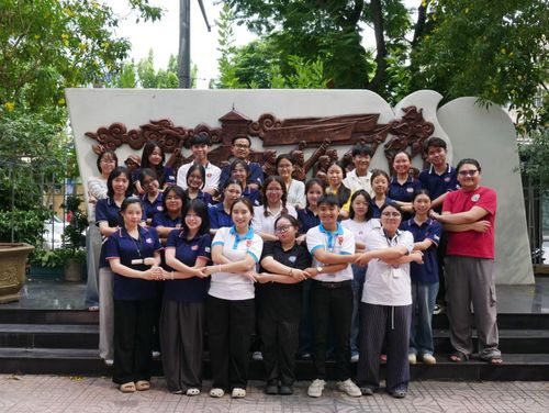 Đoàn sinh viên tại Không gian truyền thống phong trào học sinh, sinh viên Sài Gòn - Gia Định.