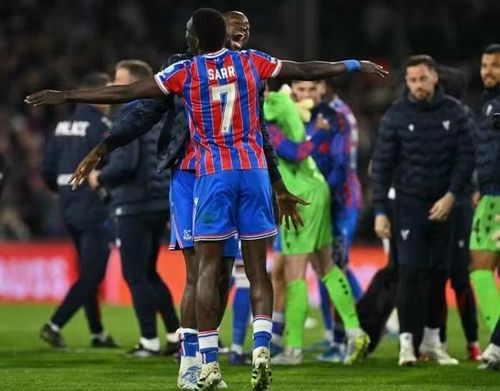 Crystal Palace vào chung kết Conference League.
