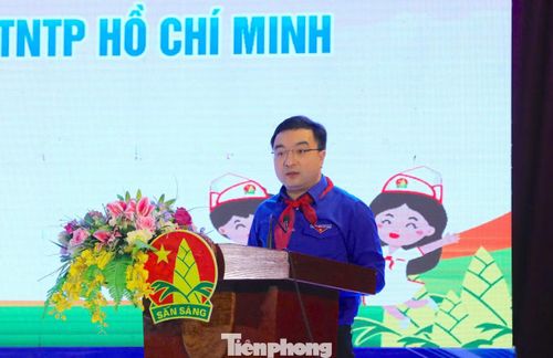 Phó Bí thư Thường trực Tỉnh Đoàn Nghệ An Hồ Phúc Hải phát biểu khai mạc chương trình.