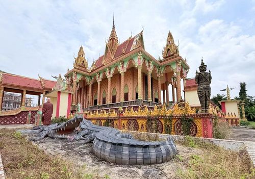 Chùa Serey Meang Kol Sa Kor gây ấn tượng với kiến trúc Phật giáo Nam tông Khmer đặc sắc. (Ảnh: Thanh Sang/TTXVN)