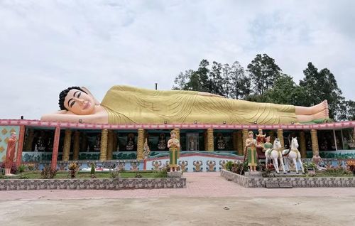 Tượng Phật nằm nhập Niết bàn dài 100m tại chùa Serey Meang Kol Sa Kor. (Ảnh: Thanh Sang/TTXVN)