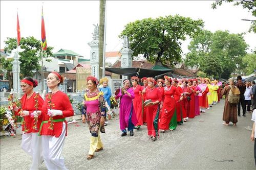 Đoàn rước tại lễ hội. Ảnh: Thanh Thương- TTXVN