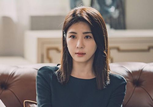 Ha Ji Won từng gây chú ý khi giảm cân xuống còn 45kg để phục vụ cho vai diễn.