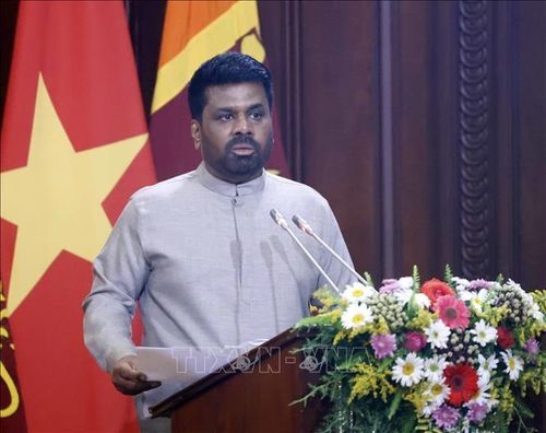 Tổng thống Anura Kumara Dissanayake phát biểu tại buổi gặp gỡ báo chí. Ảnh: btTXVN
