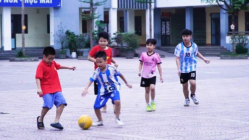 Khi được học tập và vui chơi đúng cách sẽ hoàn thiện về thể lực và nhân cách của các con, giúp các con phát triển cả về thể chất lẫn tinh thần.