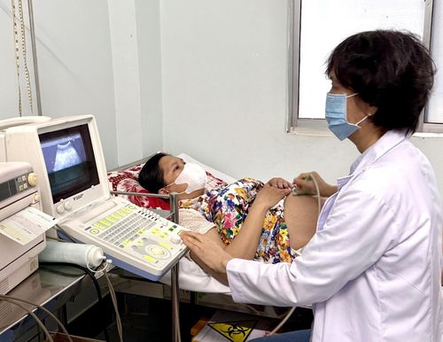 Hoạt động khám thai theo dõi sức khỏe bà mẹ trẻ em tại Trung tâm Y tế khu vực Hàm Tân