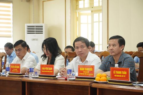 Các đại biểu dự hội nghị - Ảnh: H.L