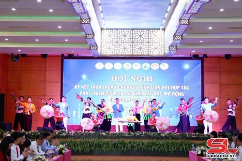 Tiết mục văn nghệ tại chương trình.