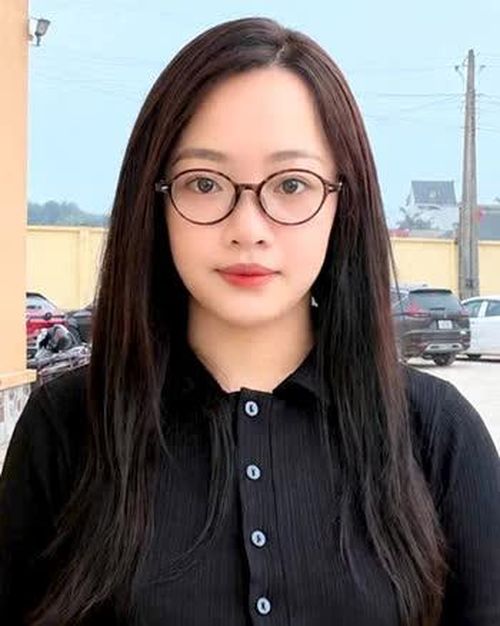 Chị Nguyễn Thị Diễm Chuyên viên Trung tâm Phục vụ hành chính công xã Nhữ Khê