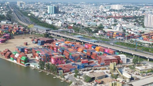 Kinh tế TP.HCM phục hồi tích cực, thu ngân sách tăng cao trong 4 tháng đầu năm.