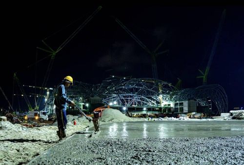Đảo Ngọc những ngày này giống như một đại công trường không ngủ. Không chỉ cho thấy năng lực triển khai và làm chủ những dự án mang tầm “siêu công trình”, Sun Group còn khẳng định vai trò tiên phong trong việc tái định hình hạ tầng chiến lược của Phú Quốc.
