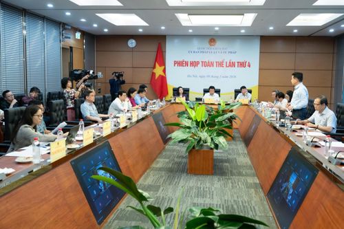 Toàn cảnh phiên họp