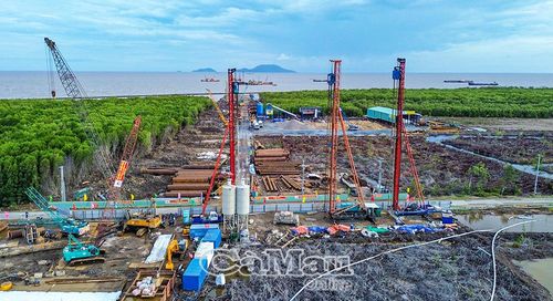  Đẩy nhanh tiến độ thi công các công trình trọng điểm nhằm hoàn thành mục tiêu giải ngân 100% vốn đầu tư công năm 2026.