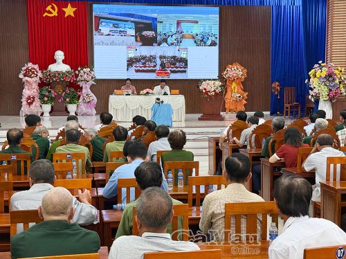 Hội nghị TXCT được tổ chức trực tiếp tại xã Long Điền và kết nối trực tuyến đến điểm cầu hai xã Gành Hào và Đông Hải, với sự tham dự của hơn 450 cử tri.
