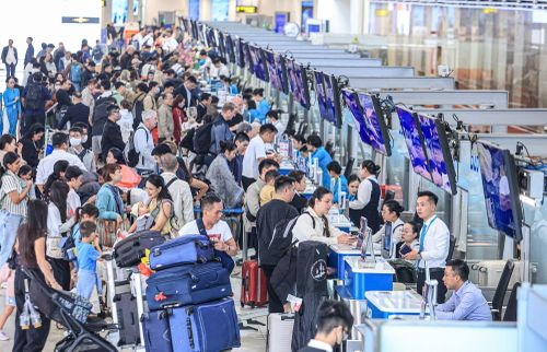 Hàng không là một trong những lĩnh vực tăng trưởng ấn tượng về sản lượng hành khách. Ảnh: Tạ Hải