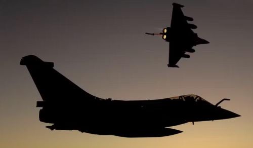 Điểm nổi bật của Rafale nằm ở triết lý “omnirole”, tức một máy bay có thể thực hiện đồng thời nhiều nhiệm vụ trong cùng một phi vụ.