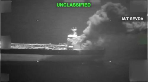  Tiêm kích F/A-18 Super Hornet ngăn chặn tàu chở dầu M/T Sevda tại Vịnh Oman. Ảnh cắt từ video của CENTCOM. 