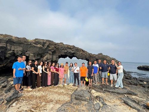 Cổng Tò Vò – thắng cảnh núi lửa độc đáo, điểm check-in nổi tiếng của đảo Lý Sơn