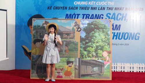 Văn Huỳnh Ngọc Diệp với phần trình bày sinh động tác phẩm "Hàng xóm của tôi Totoro"
