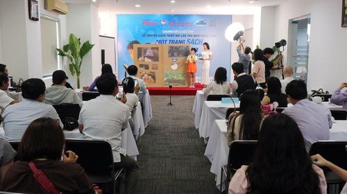 Các bạn nhỏ mang đến cuộc thi phần kể chuyện cảm xúc, sáng tạo