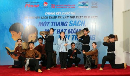 Nguyễn Cao Thanh Trúc với tiết mục "Chị Út Tịch"