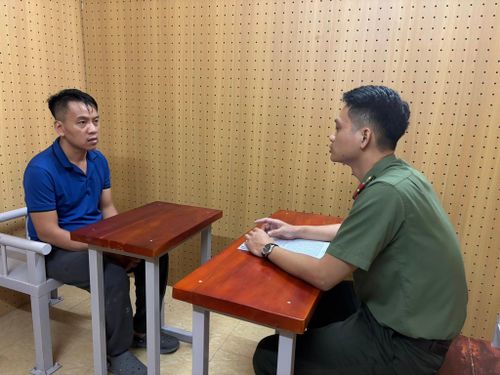  Đối tượng cầm đầu Nguyễn Hoàng Tuấn tại cơ quan điều tra 