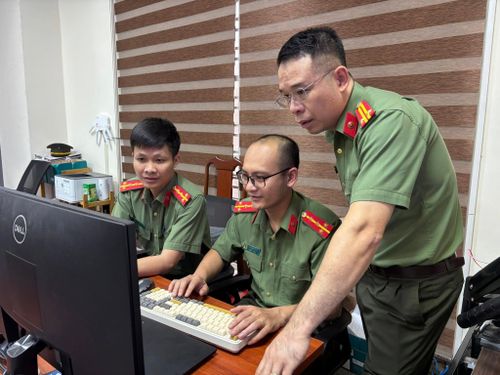  Lực lượng chức năng tiến hành điều tra 