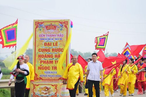 Lễ rước Thánh Mẫu Phạm Thị Ngọc Trần vân du là hoạt động tâm linh đặc sắc, không chỉ tôn vinh công lao của Hoàng hậu Phạm Thị Ngọc Trần trong cuộc khởi nghĩa Lam Sơn mà còn là dịp giáo dục truyền thống yêu nước, đoàn kết dân tộc.