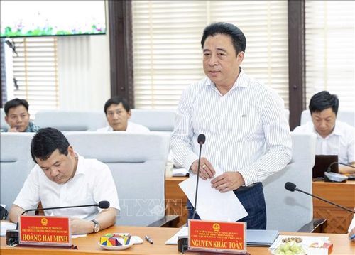 Chủ tịch UBND thành phố Huế Nguyễn Khắc Toàn phát biểu tại buổi làm việc.