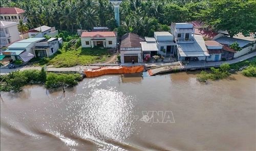 Điểm sạt lở bờ sông ở xã Nhơn Mỹ, thành phố Cần Thơ xảy ra vào tháng 4/2026 đe dọa nhà dân, hạ tầng giao thông trong khu vực.