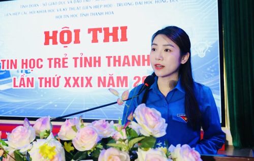 Đồng chí Lê Ngọc Ánh, Tỉnh ủy viên, Bí thư Tỉnh đoàn phát biểu tại buổi lễ.